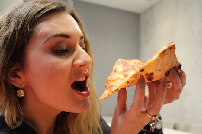 2-Hour Authentic Italian Pizza Making Class in Naples - From Via Medina to the pizza table