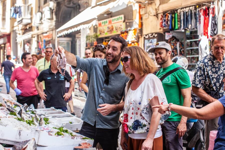 A taste of Napoli: Food Walking Tour with Local Tour Guide - Buffalo mozzarella and the Campanian table