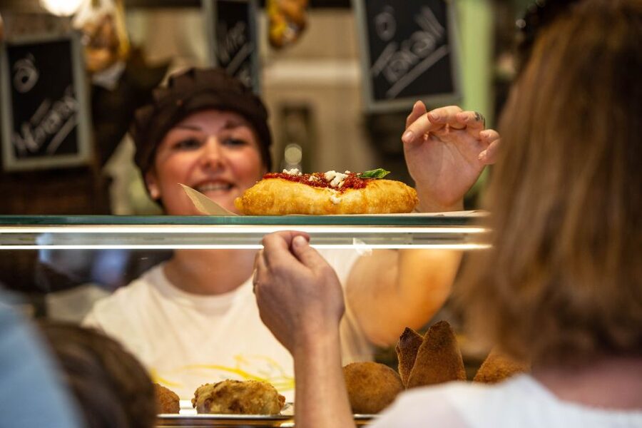 A taste of Napoli: Food Walking Tour with Local Tour Guide - The Spanish Quarter and Naples after the postcard sights