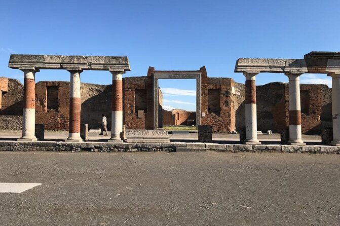 Amalfi Coast and Pompeii day tour - Who should book this day tour?