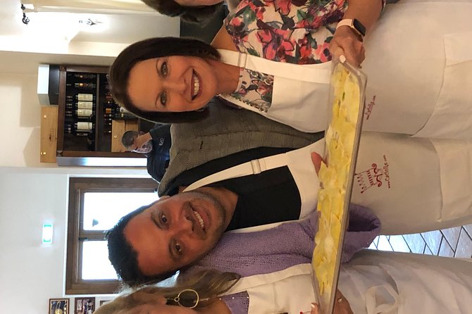 Amazing Pizza and Pasta Class at Savio’s kitchen cooking school - Savio as teacher and local host