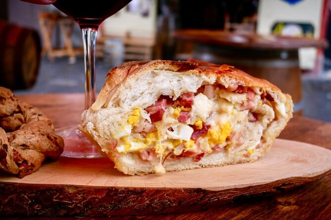 Authentic Naples Food Tour with 8+ Tastings of Pizza, Wine & More - Via Toledo and the final tastings