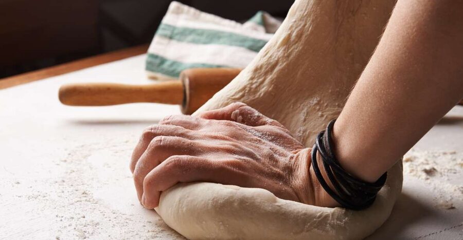 Authentic Neapolitan Pizza Lesson - Learning from a real pizzaiolo