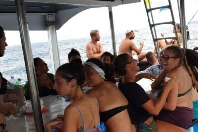 Boat excursion with lunch on board to discover Ischia