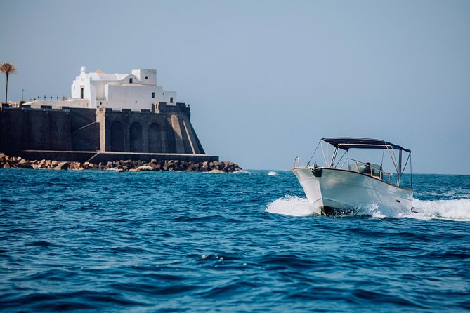 Boat tour of the island of Ischia with goiter 7.50 meters - Sorgeto Bay and Ischia’s natural thermal waters
