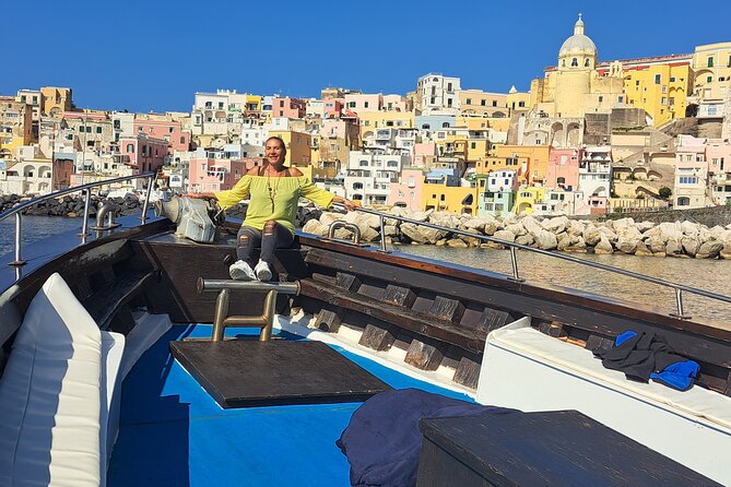 Boat tour with lunch on board to discover Procida - Why this Ischia to Procida cruise works so well