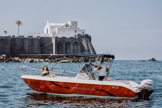 Boat trip on the island of Ischia Terminal Boat 21 - Sorgeto Bay and Ischia’s natural hot springs