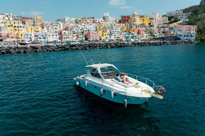 Boat trip with lunch or aperitif in Procida with Eraora Boat - The full circle around Procida