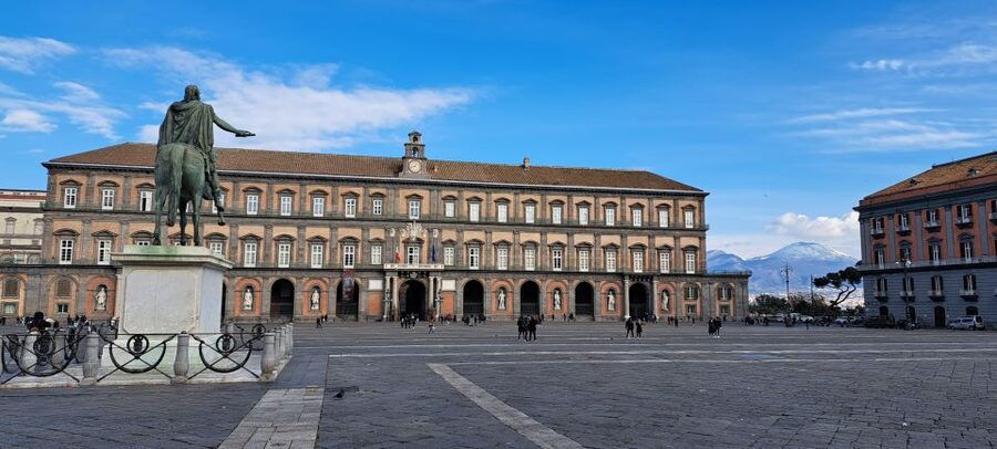 Bourbon Naples: Exclusive guide and Royal Palace pass - Meeting Neptune Fountain at Municipio Square