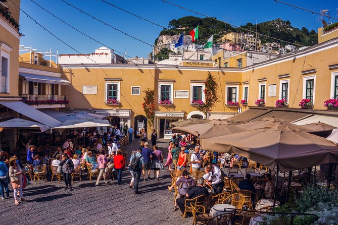 Capri Island Small Group Boat Tour from Naples with Light Lunch - Capri’s Natural Arch, Malaparte House, and Faraglioni