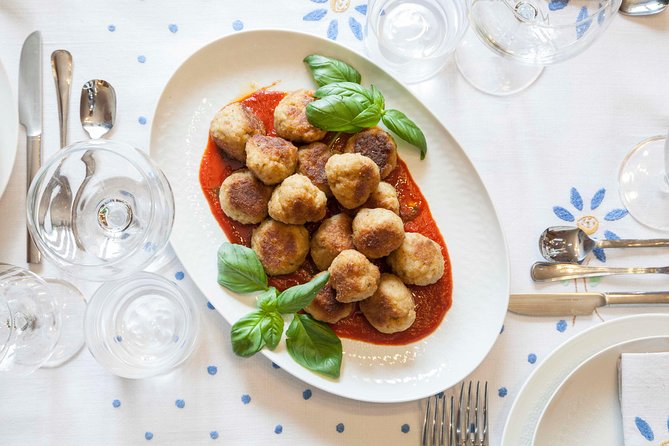 Cesarine: Dining & Cooking Demo at Local's Home in Naples - Is $102.25 a fair price?