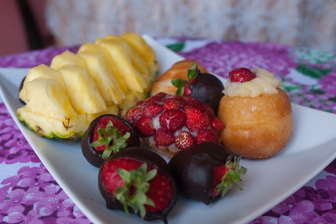 Cesarine: Dining & Cooking Demo at Local's Home in Naples - The starter: fried snacks and seasonal flavors
