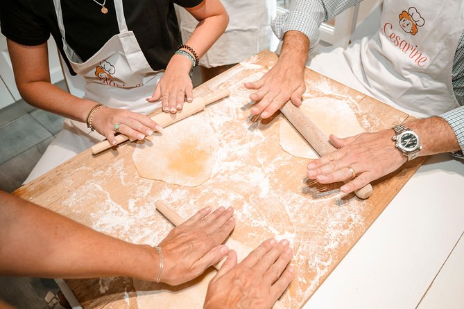 Cesarine: Small Group Market Tour & Cooking Class in Naples - The social side of a group capped at 12