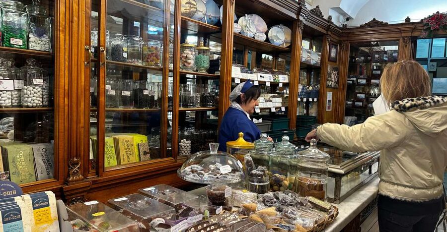 Chocolate and Pastry tasting tour in Napoli Old Town - Starting at Piazza Cavour and Metro Cavour