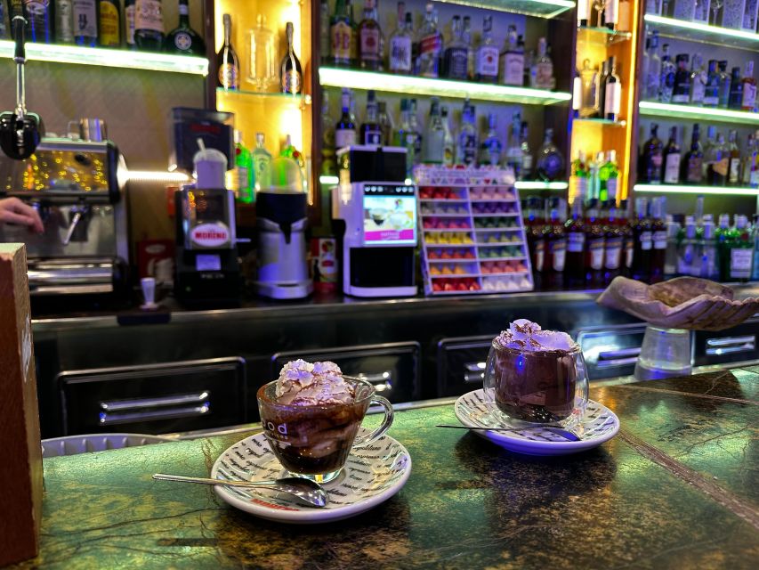 Chocolate and Pastry tasting tour in Napoli Old Town - Sfogliatella or rum baba for the main finish