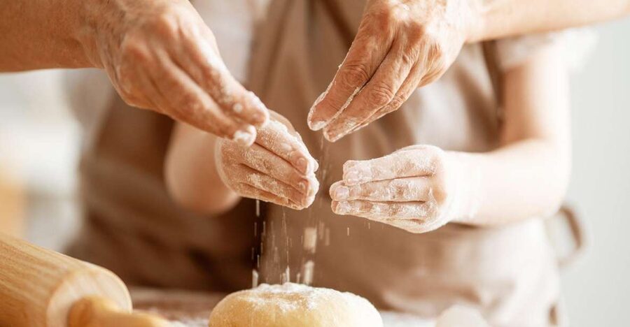 Cooking Lesson: Neapolitan pasta homemade - Rolling Pasta the Neapolitan Way