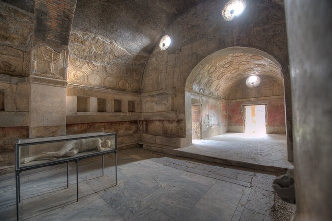 Day Trip of Pompeii, Herculaneum and Vesuvius from Naples - Eating, water, and the long walking day