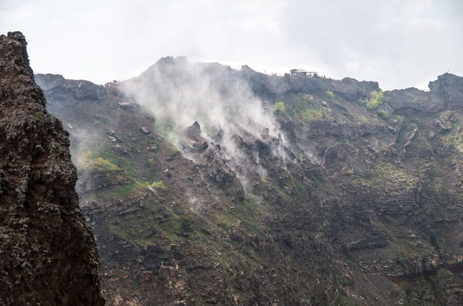 Discover Mt. Vesuvius: Private 3-Hour Tour from Pompeii - From Pompeii station to the slopes of Vesuvius