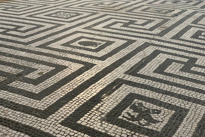 Excellence Private Herculaneum Guided Tour with an Archeologist - What the $294.55 group price really means