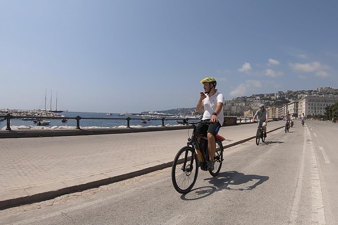 Exciting e-bike(pedal assisted)ride in the heart of Naples - Piazza del Plebiscito and the royal center