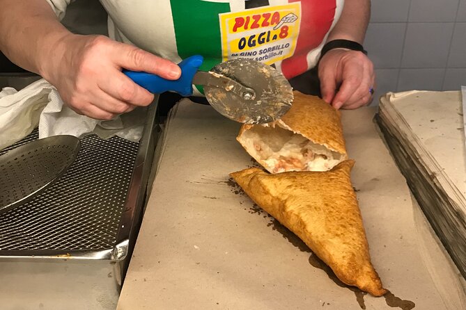 Flavors of Naples Decumani Street Food and Sightseeing Tour - Why food is the right introduction to Naples