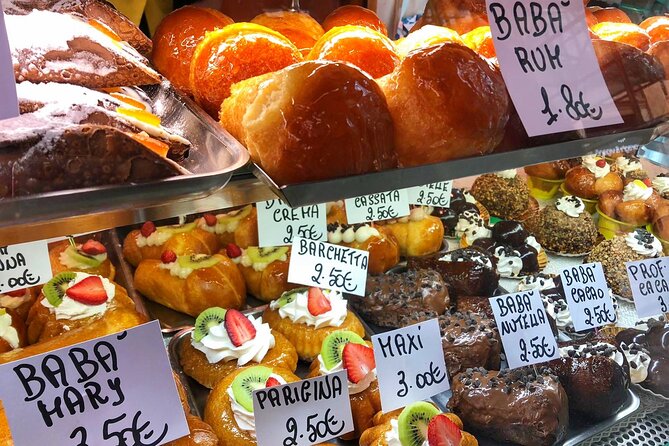 Flavors of Naples Decumani Street Food and Sightseeing Tour - A music-school stop with local context