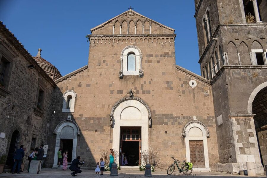 From Caserta: e-bike tour and visit to Casertavecchia - Leaving Caserta by city streets