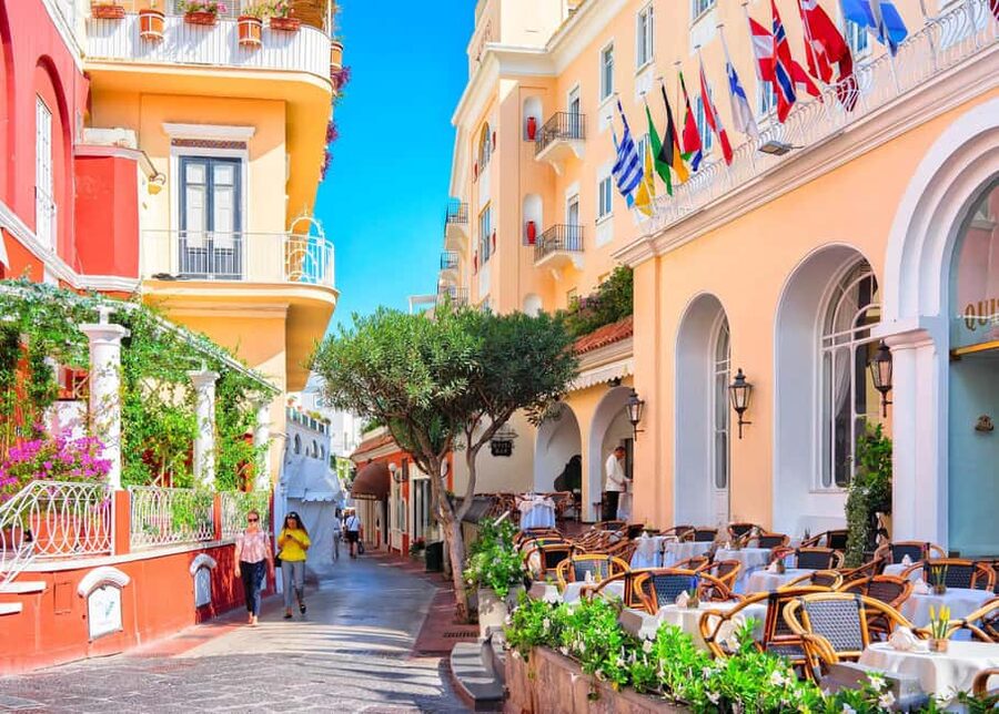 From Naples: Amalfi Coast Day Trip with Sorrento & Positano - Three famous towns, one very full day