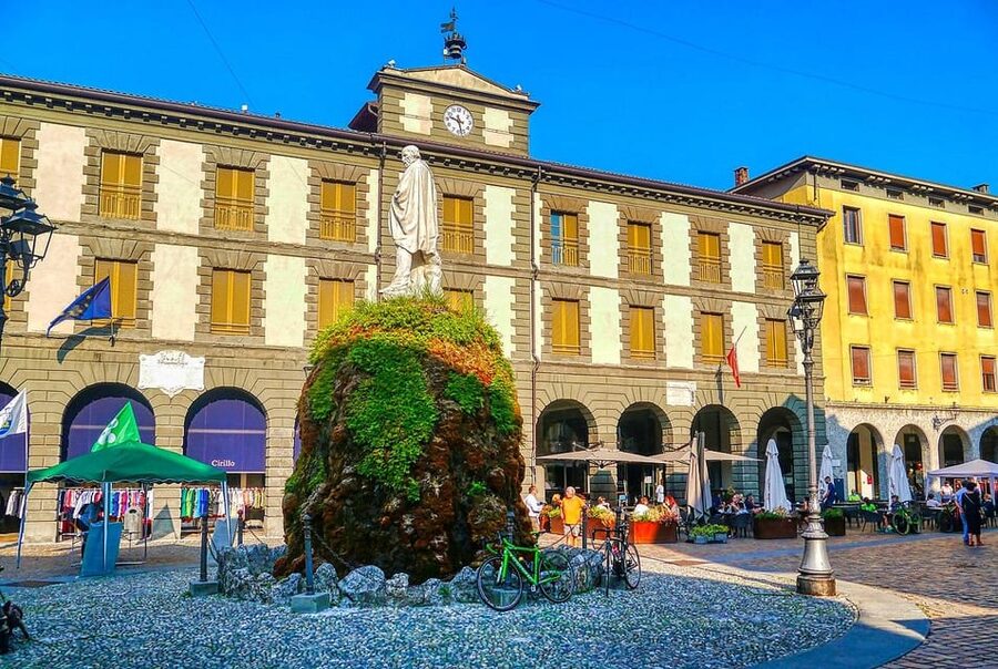 From Naples: bus city tour small group - Key points at a glance