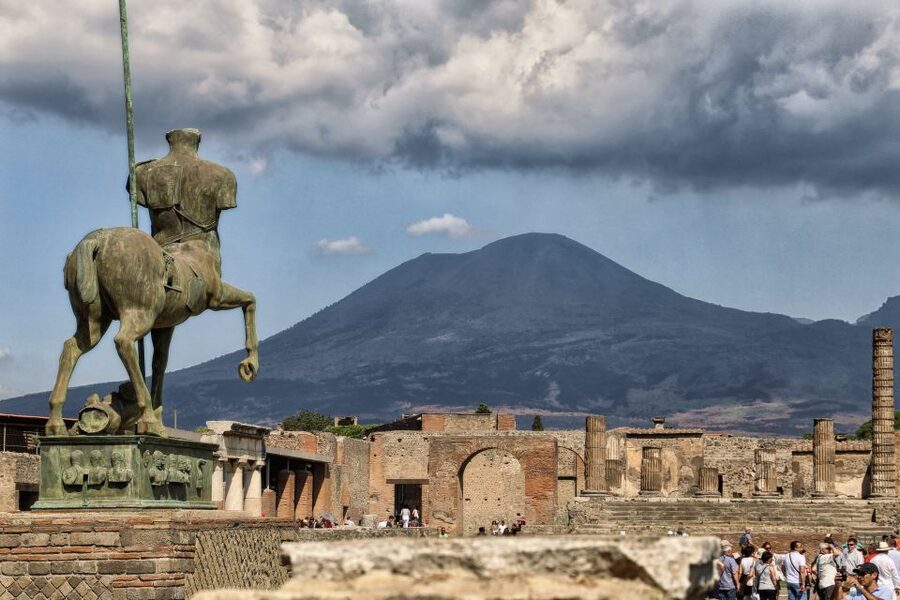 From Naples: Guided Pompei & Mount Vesuvius with Pizza Lunch - What the bus transfers add to the day