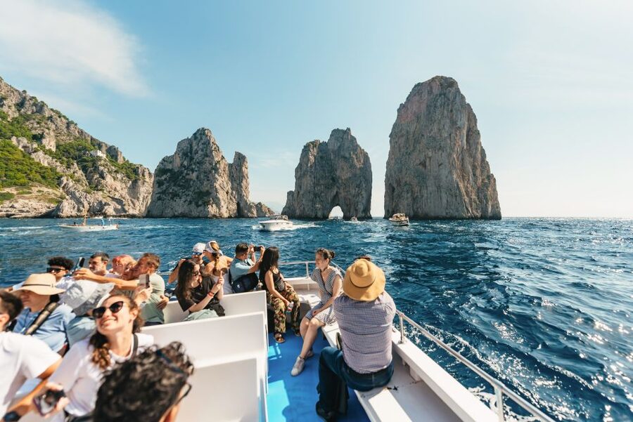 From Naples: Gulf of Naples & Capri Sightseeing Boat Tour - Guides, languages, and day-to-day organization