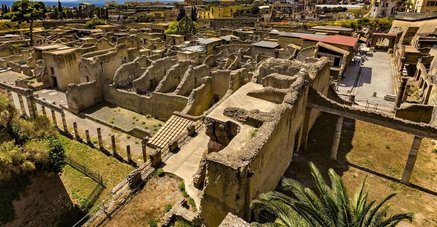 From Naples: Herculaneum, Vesuvius, and Pompeii Trip - How the timing affects your day