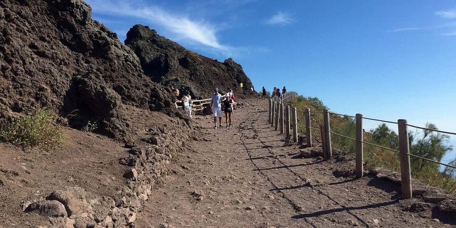 From Naples: Mount Vesuvius Half-Day Tour with Lunch - Looking into the crater