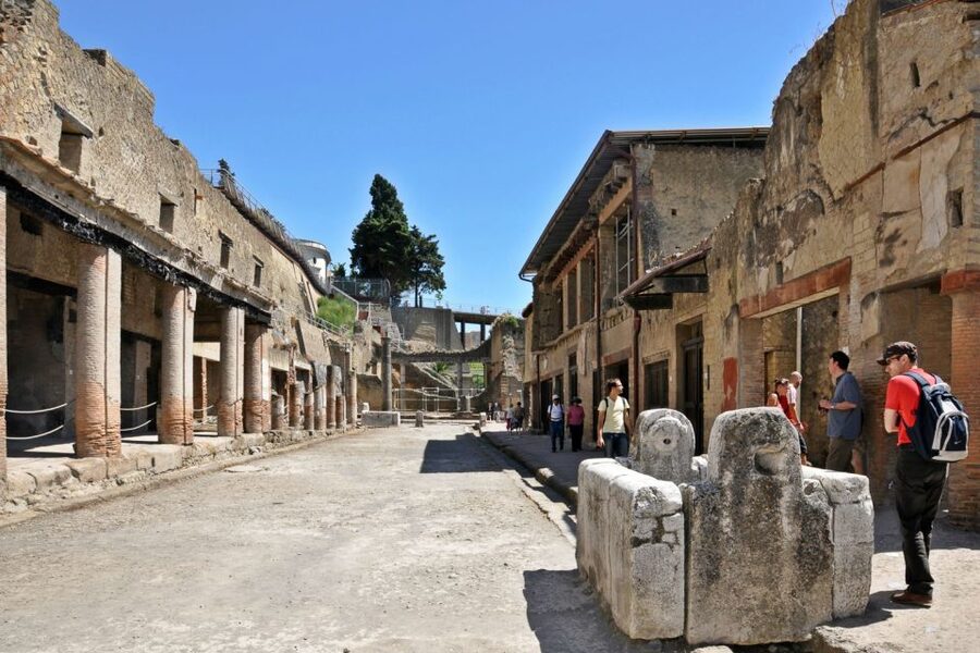 From Naples: Pompeii and Herculaneum Tour with Lunch - Starting from Naples: practical pickup details