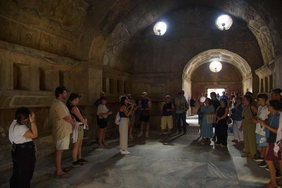 From Naples: Pompeii and Vesuvius Guided Day Trip with Lunch - Is the included lunch and transport good value?
