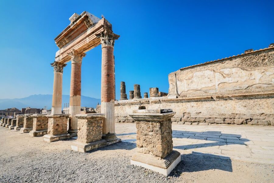From Naples: Pompeii Skip-the-Line Entry Ticket and Tour - Choosing VIP, small, or regular group