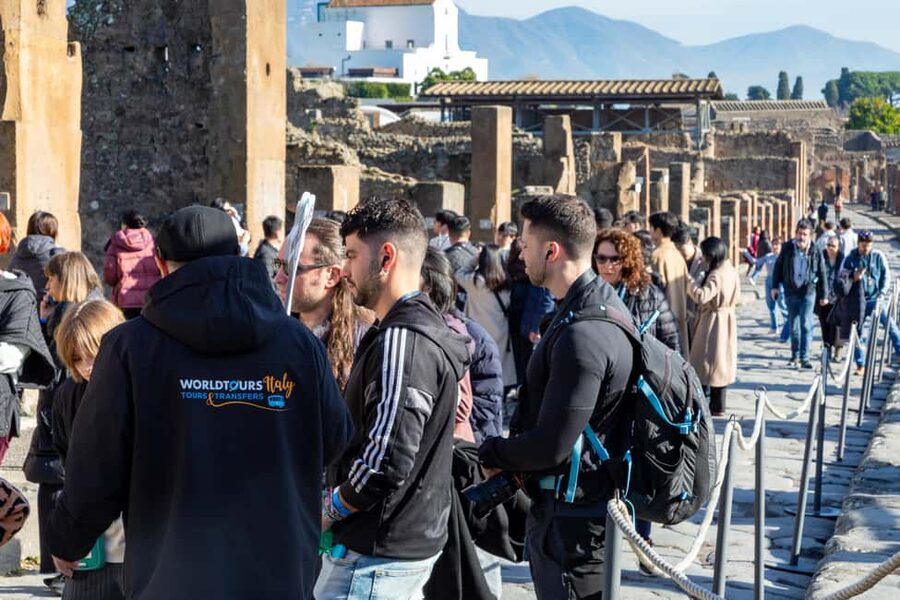 From Naples: Pompeii Skip-the-Line Entry Ticket and Tour - The cameo factory stop before the ruins