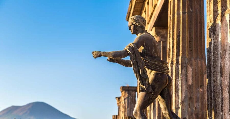 From Naples Port: Pompeii+ Amalfi Tour - Meeting at Naples Port and settling into the coach