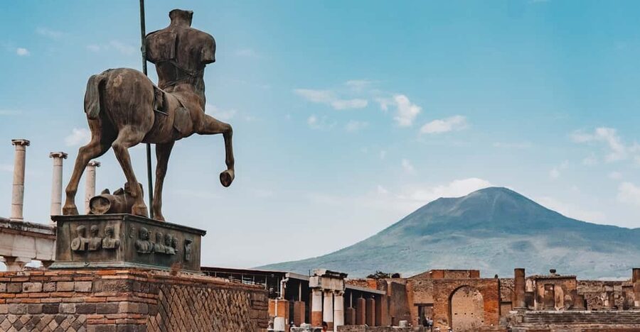 From Naples Port: Vesuvius and Pompeii Tour with Tickets - Who will enjoy this tour most