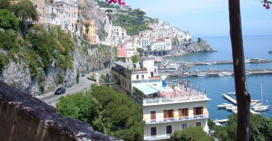 From Naples: Positano, Amalfi & Ravello - Positano: steep streets and the Piazza dei Mulini