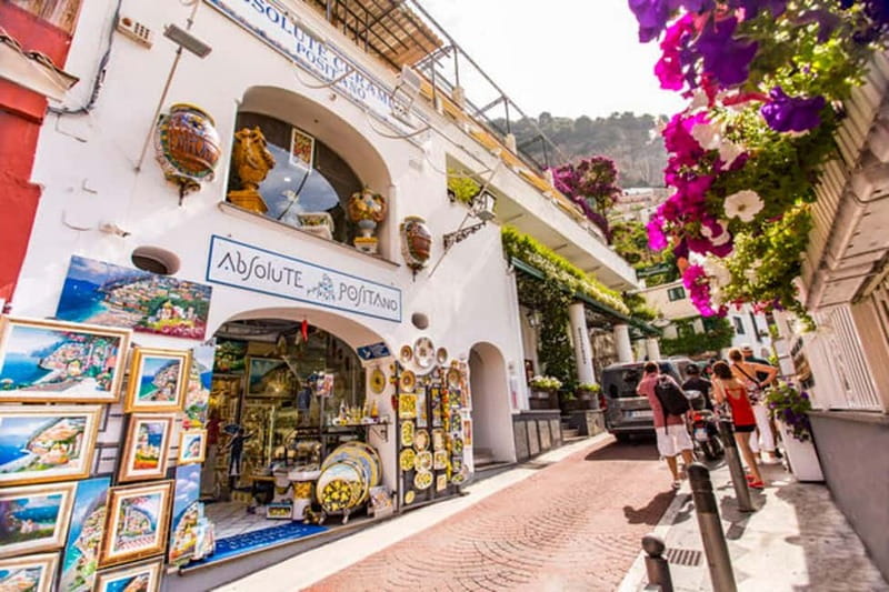 From Naples-Tour with small groups to the Amalfi Coast - The drivers are a major part of the experience