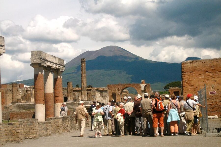 From Naples: Transfer to Positano with Pompeii Guided Tour - The two-hour walk through Pompeii