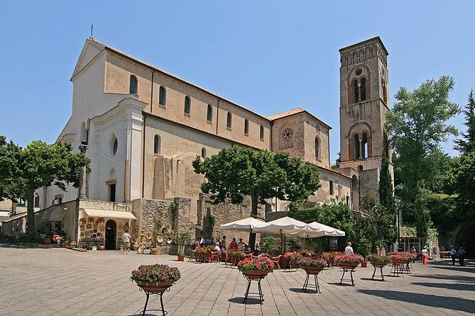 Grand Tour of 10 hours: Amalfi coast, Sorrento & Pompeii ruins - Ceramics and limoncello, useful stops or sales detours?