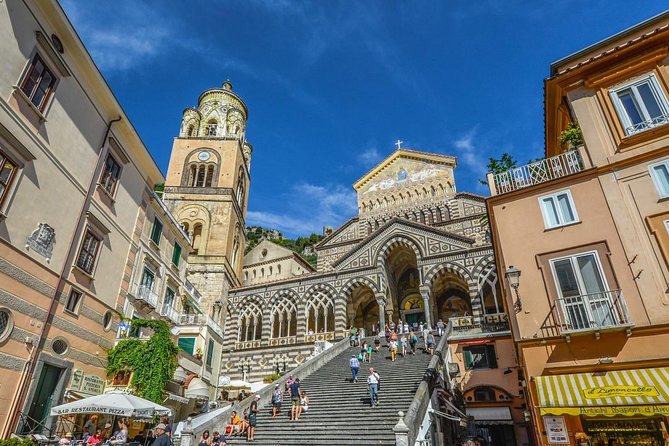 Grand Tour of 10 hours: Amalfi coast, Sorrento & Pompeii ruins - Sorrento in one hour