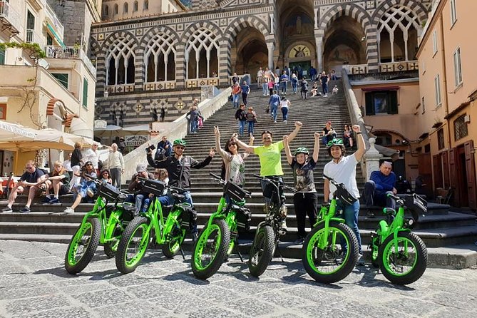 Guided tour of Naples by FAT electric bike - Castel dell’Ovo and the waterfront photo stop