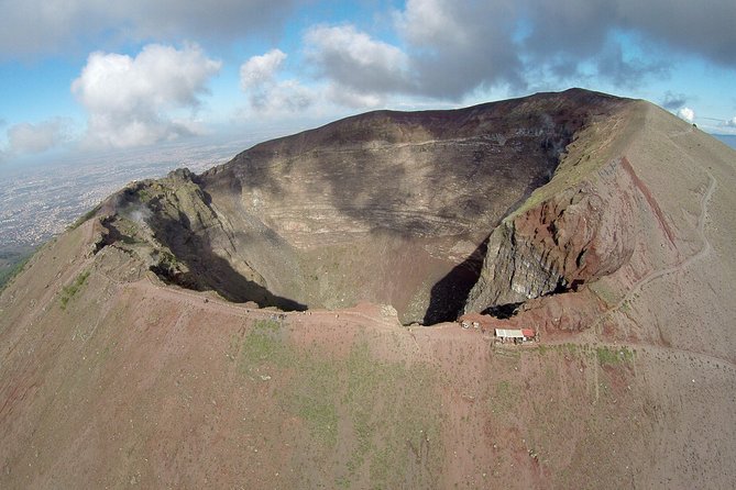 Half-Day Trip to Mt. Vesuvius from Naples - A vineyard lunch before the volcano