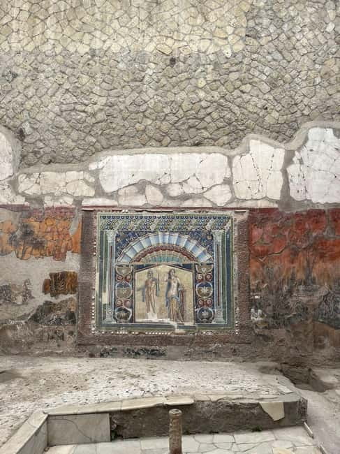 HERCULANEUM AND VESUVIUS: PRESTIGE TOUR FROM NAPLES - The multilingual assistant and the level of guidance