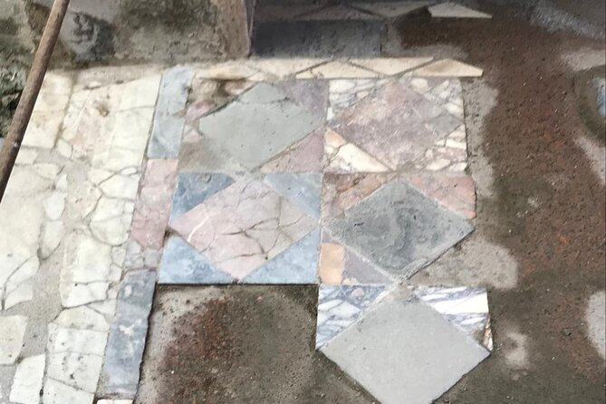 Herculaneum - Private Tour (skip-the-line admission included) - Mosaics and domestic display at Neptune and Amphitrite