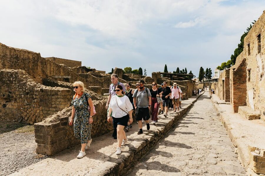 Herculaneum: Skip-the-Line Guided Tour with Archaeologist - The Waterfront and the Human Cost of the Eruption