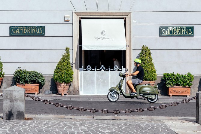 Highlights & Hidden Gems PRIVATE Walking Tour: Naples Delights - Guides who shape the experience